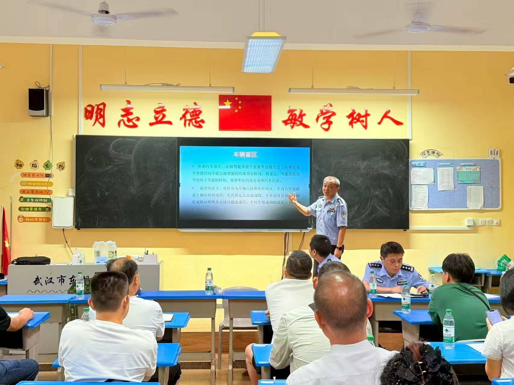 武汉一学校的18人进行毛发检测:他们是校车驾驶员,毛发毒品检测结果均为阴性