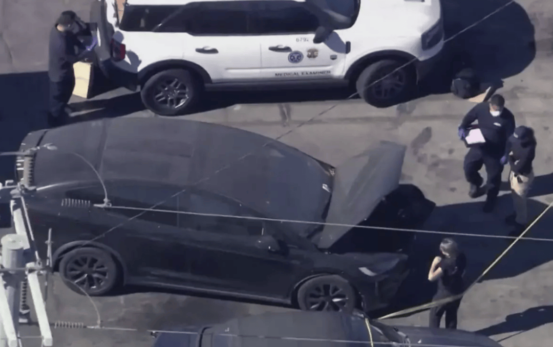 知名歌手名下特斯拉车内发现腐尸,死者身份不明,团队回应:歌手本人已知晓,目前正在进行巡演