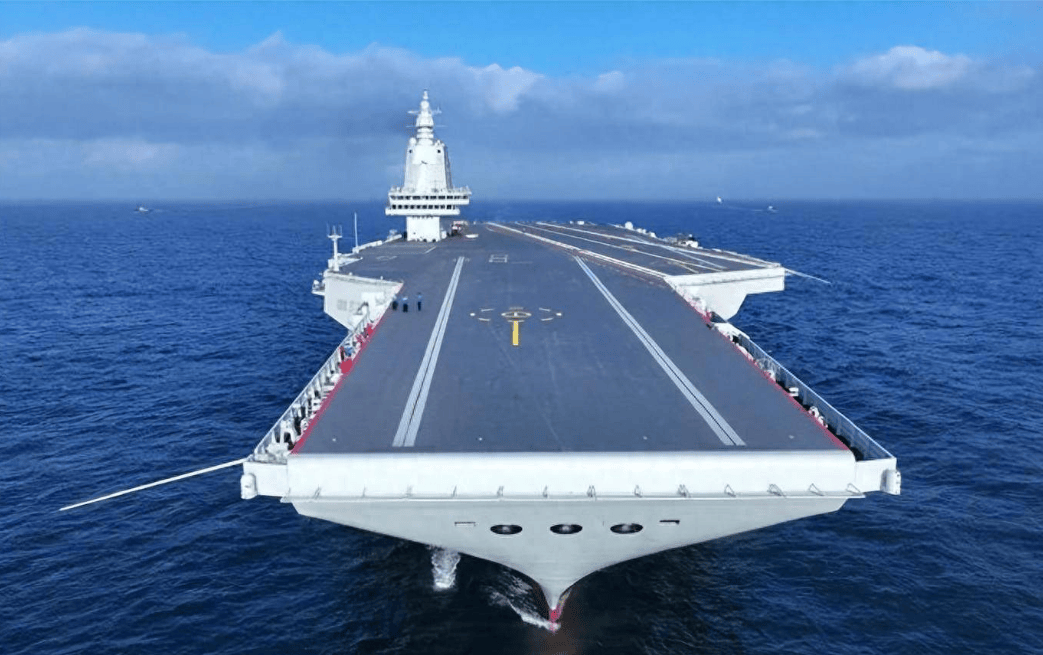 中方连发2条航行警告,福建舰或近日服役?歼35为何率先飞向南海