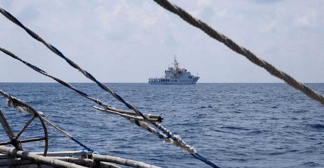 “破船”解体倒计时,仁爱礁交锋再次打响!中菲深夜爆发对峙,我海警直接把话挑明