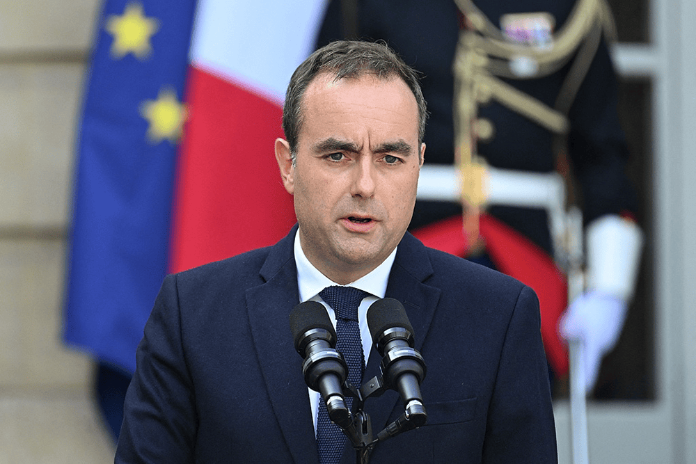 早安!世界丨波兰总统签署决议,同意北约部队驻扎;美国丢了大单,丹麦不买“爱国者”