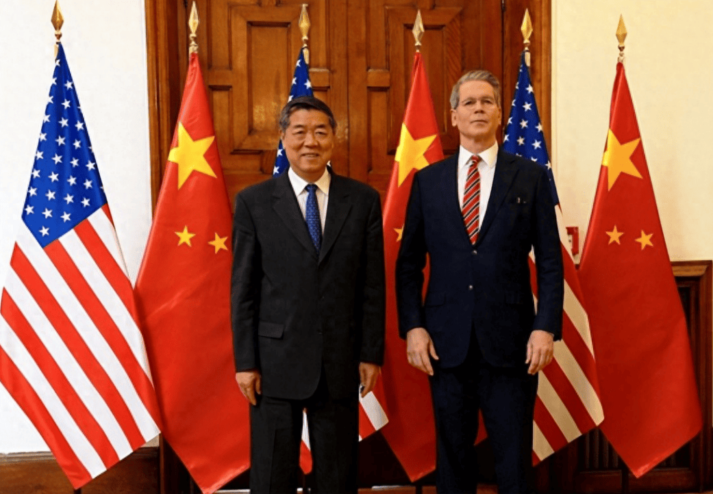 中美谈判出现罕见一幕，特朗普急不可待宣布，达成一项重要共识