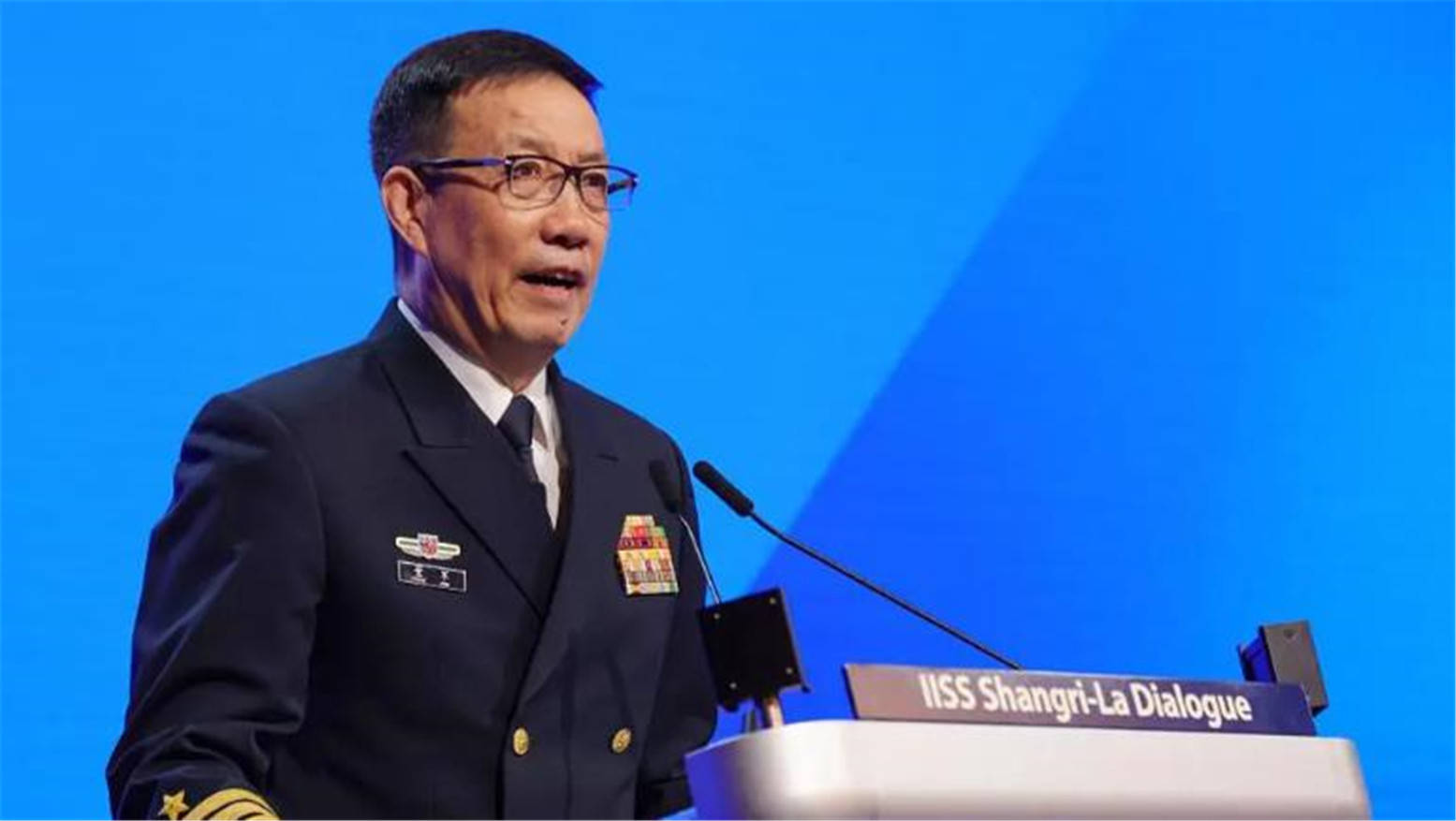 董军王毅算完账后,人民日报16字通告全球,中美元首会晤时机已到