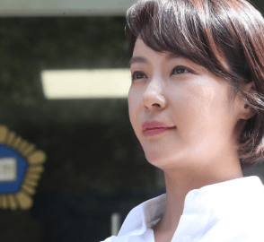 黄正音从荧幕女神到法庭被告,挪用公款炒币被求刑三年