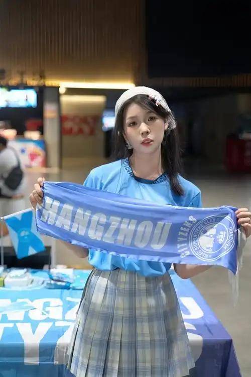 曼联被曼城打哭,门将弱爆了,就是不换,神操作的曼联还有救吗?