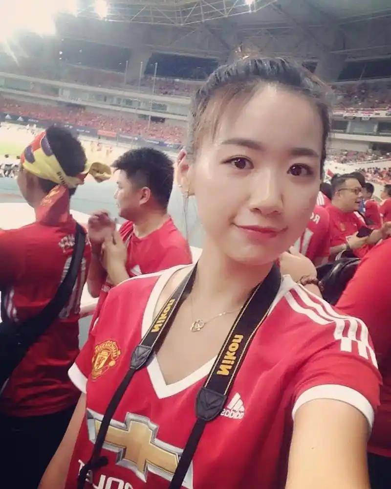 曼联被曼城打哭,门将弱爆了,就是不换,神操作的曼联还有救吗?